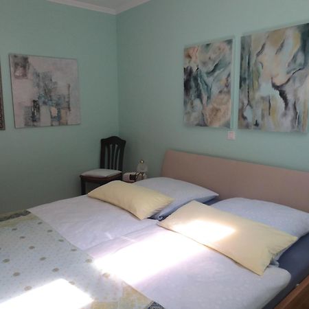 Holiday Flat With Idyllic Garden In Daun Bagian luar foto